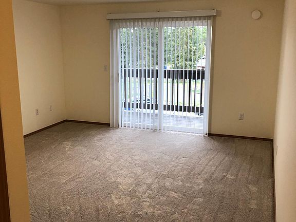 Master bedroom w/ access to balcony!