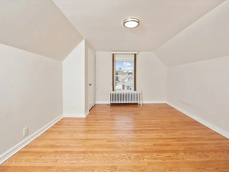 2nd floor bedroom