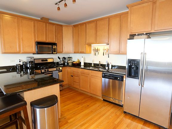 2nd image of 3655 N Southport Ave Unit N5