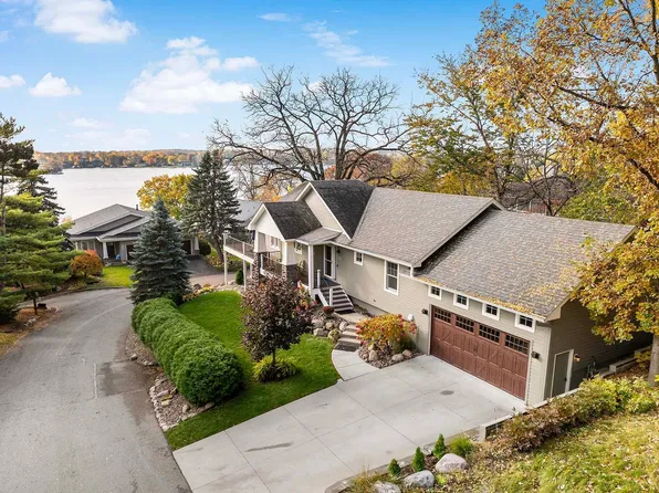 5100 Greenwood Cir, Greenwood, MN 55331