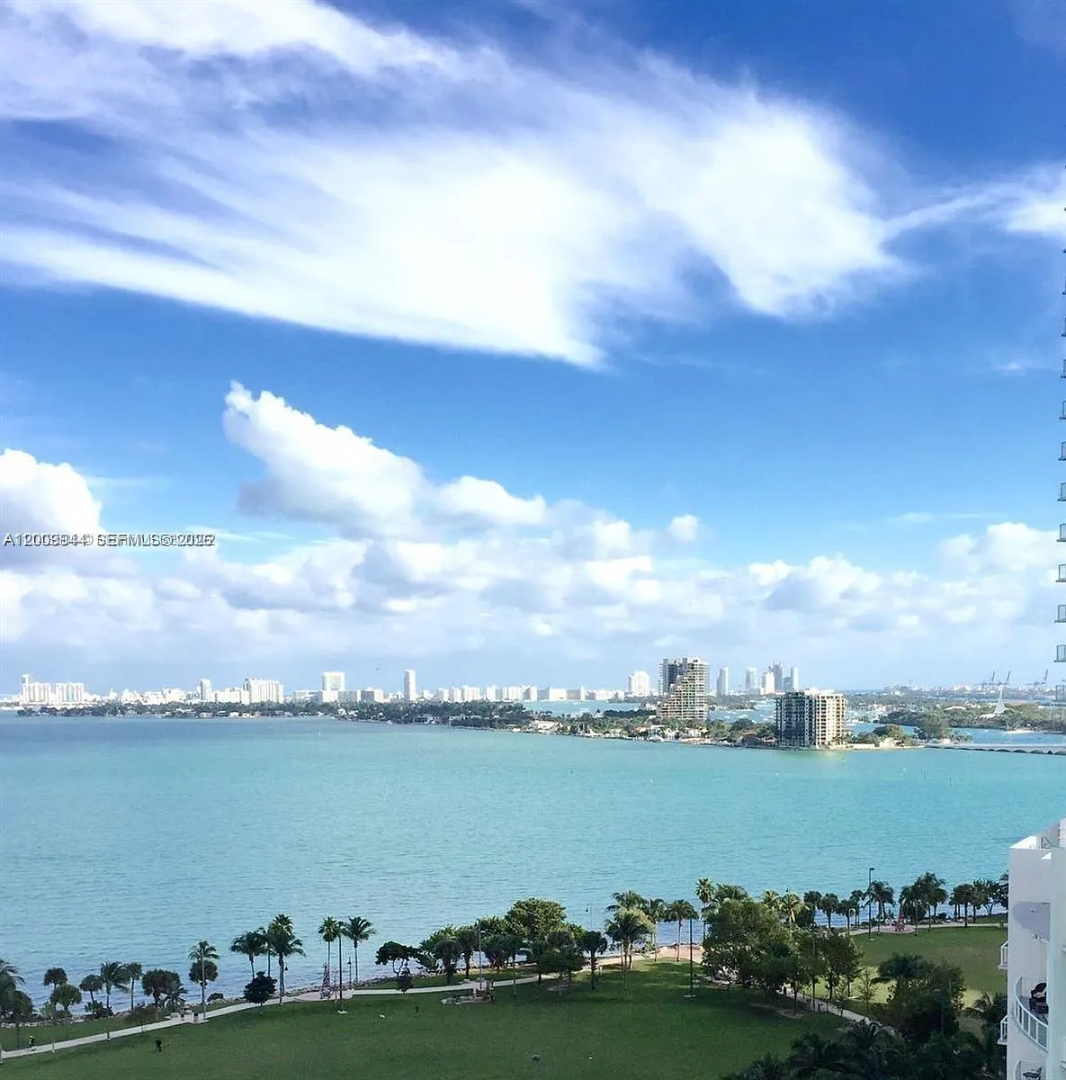 Building Photo - 2000 N Bayshore Dr #1606