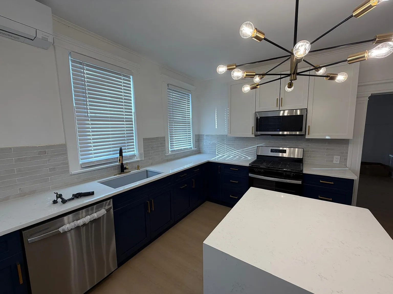 4 bed, $4,400 — Photo 4