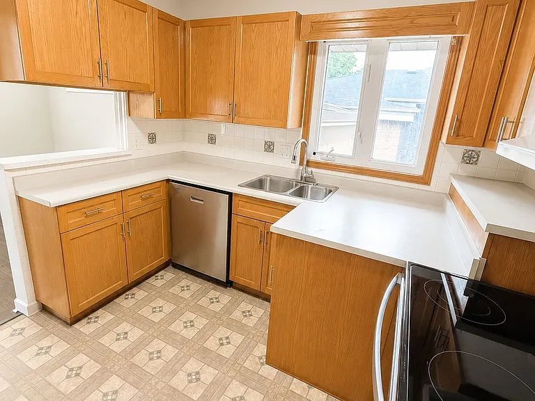 120 Bell Dr — Photo 9