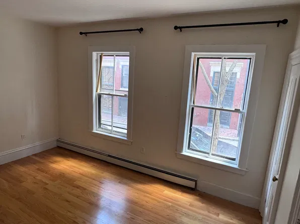13 S Russell St APT 1, Boston, MA 02114