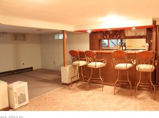 74 Dydo Dr, Uncasville, CT 06382