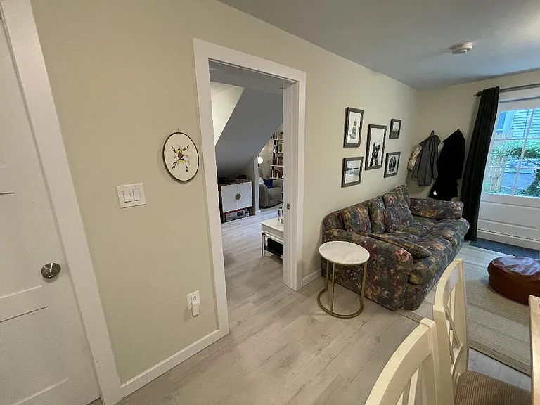 Poplar Ave — Photo 15