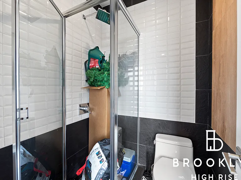 311 Woodbine St #4F — Photo 17