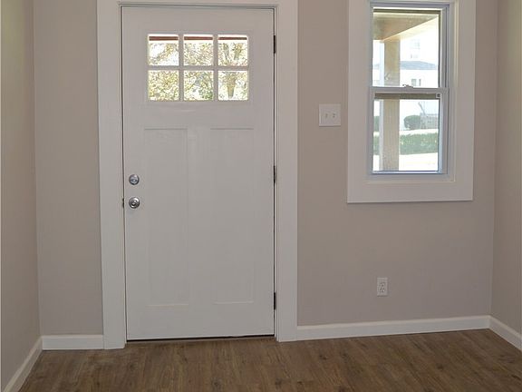 4th image of 214 Gordon Ave