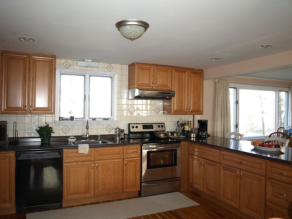 68 Hovey Pl, Lowell, MA 01852 Zillow