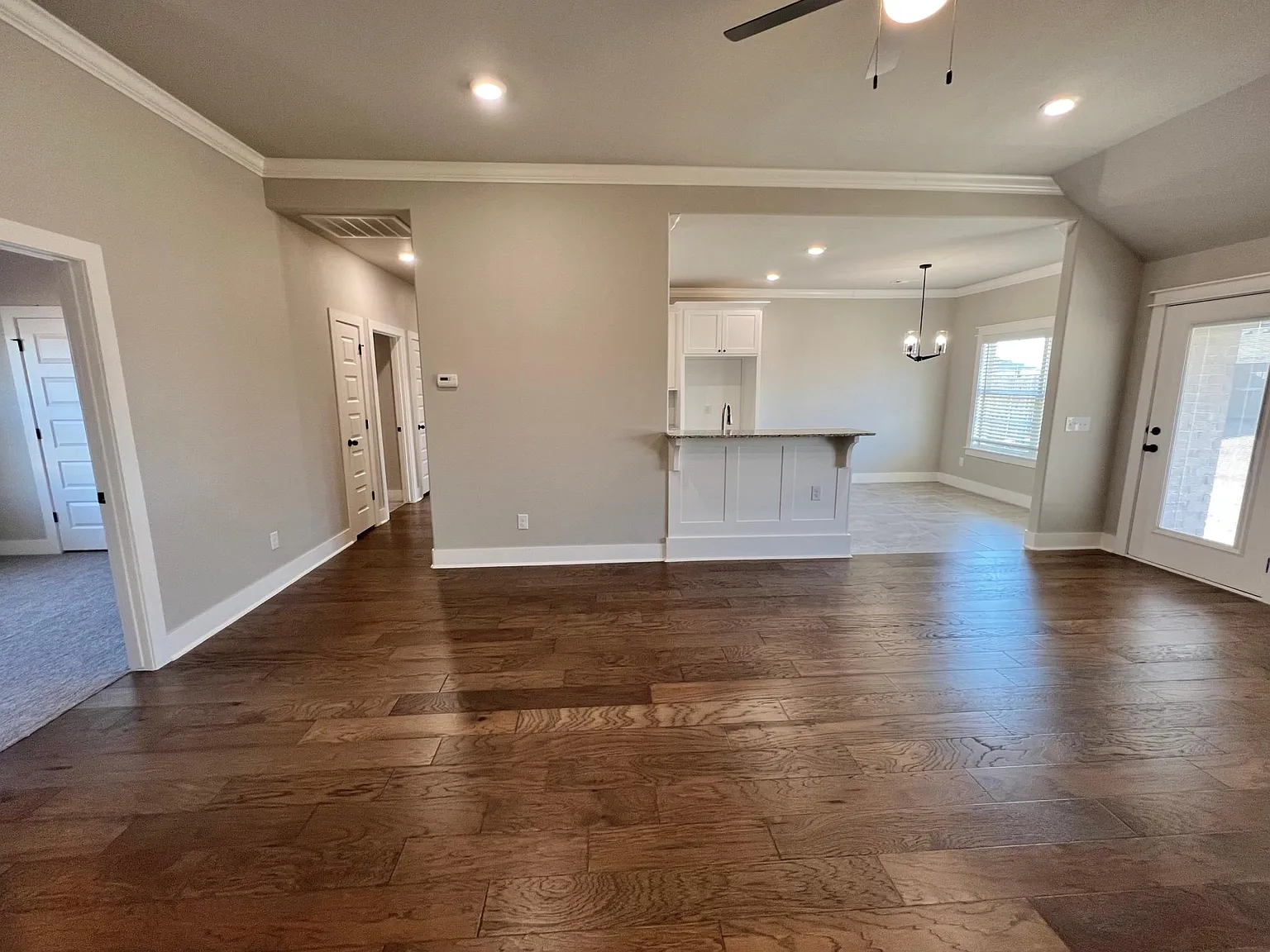 4 bed, 1770 sqft, $1,990 — Photo 4
