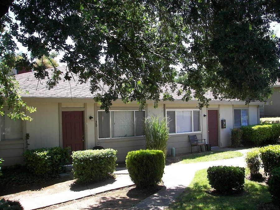1st image of 2091 W La Loma Dr APT 1B