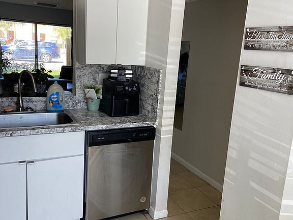 4th image of 4013 NW 90th Ave