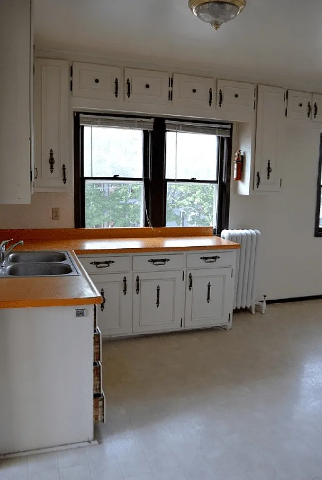 4 bed, 1.0 bath, 1100 sqft, $3,495 — Photo 2
