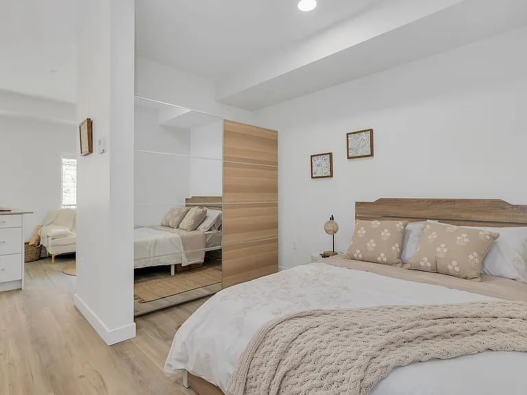 1055 Frost Rd — Photo 36