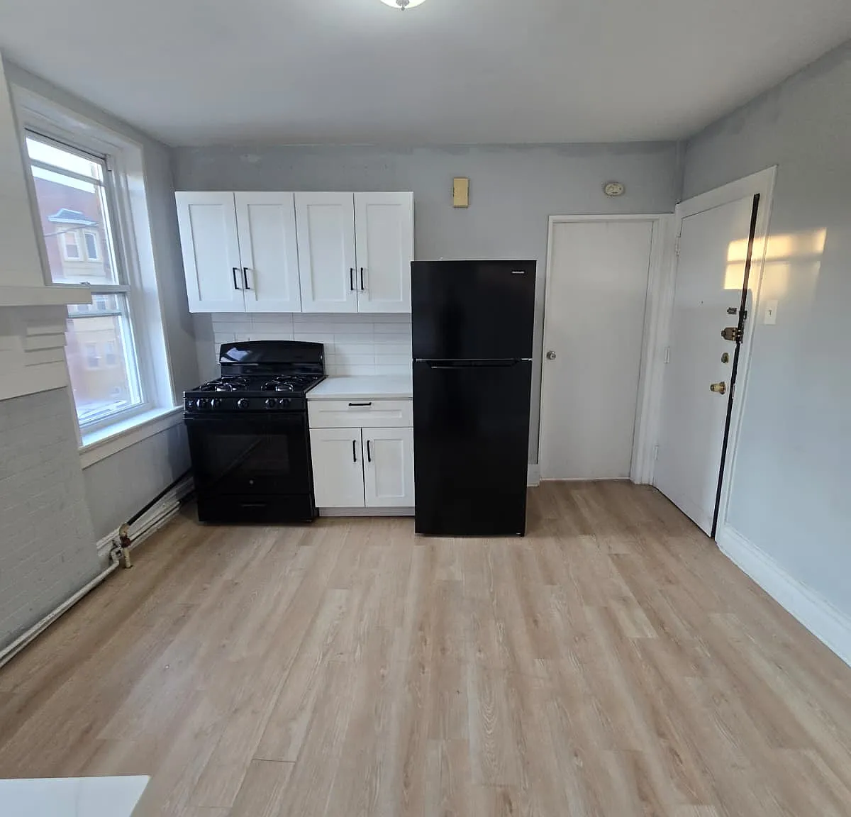 2 bed, $2,000 — Photo 2