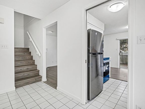 3rd image of 7091 Blundell Rd #5