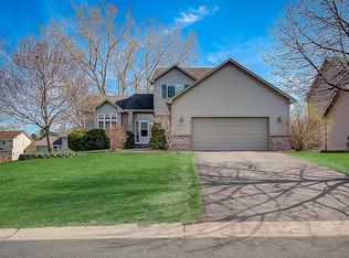 12653 Sandy Point Rd, Eden Prairie, MN 55347