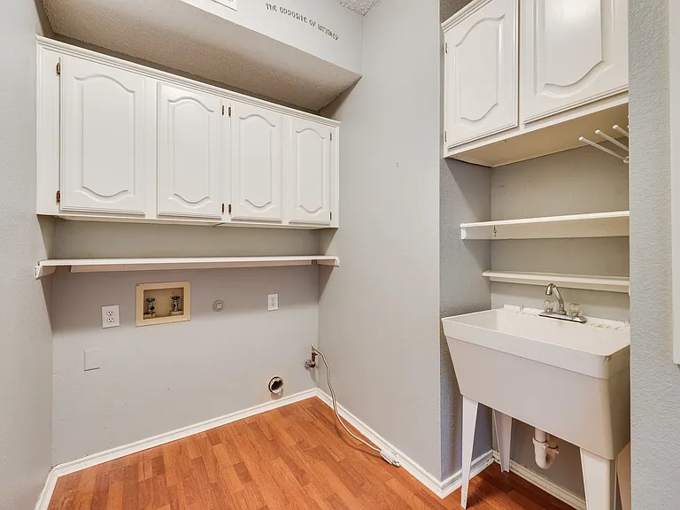 2912 Shadow Oak Ct — Photo 17