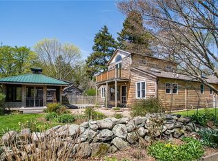 95 S Ferry Rd, Narragansett, RI 02882