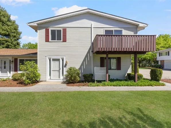 124 Edaville Ct, Warwick, RI 02886