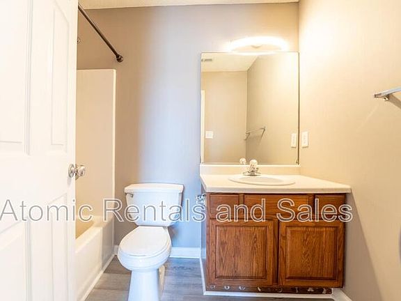 5th image of 334 Hawthorne Oaks Way