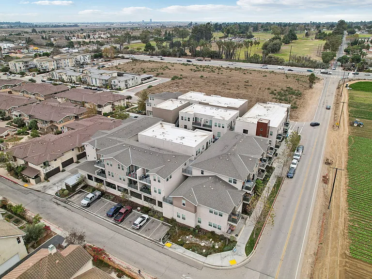 Yolo West Apartments — Photo 25