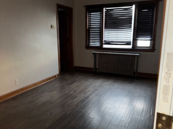 718 Graham Ave APT 4