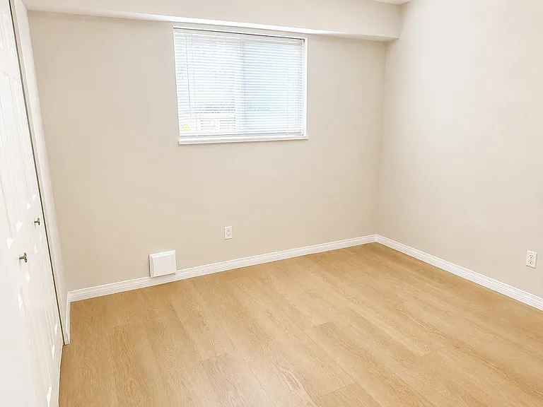 7000 Gray Ave — Photo 5