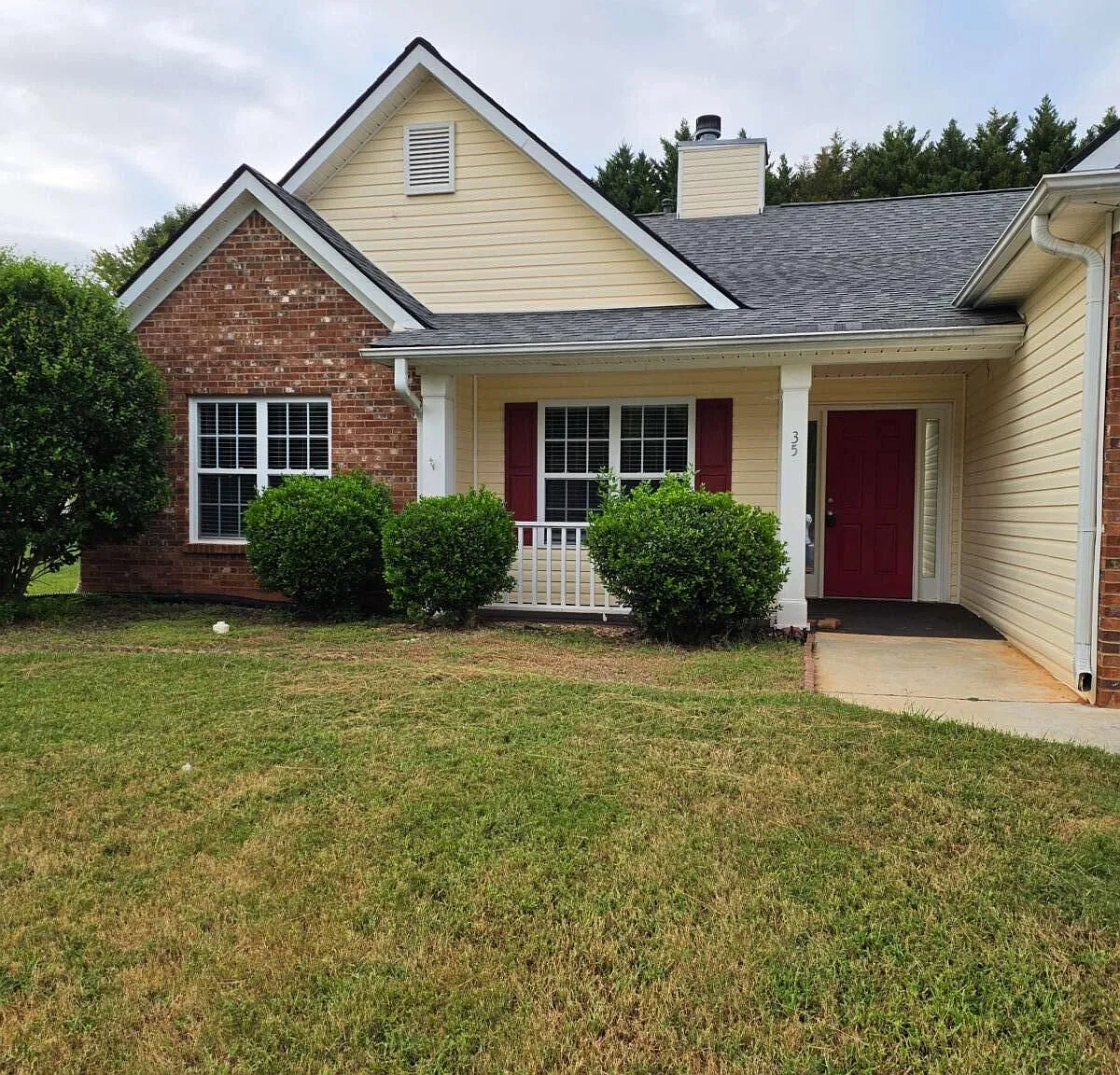 4 bed, 2.0 bath, 2198 sqft, $2,200 — Photo 2