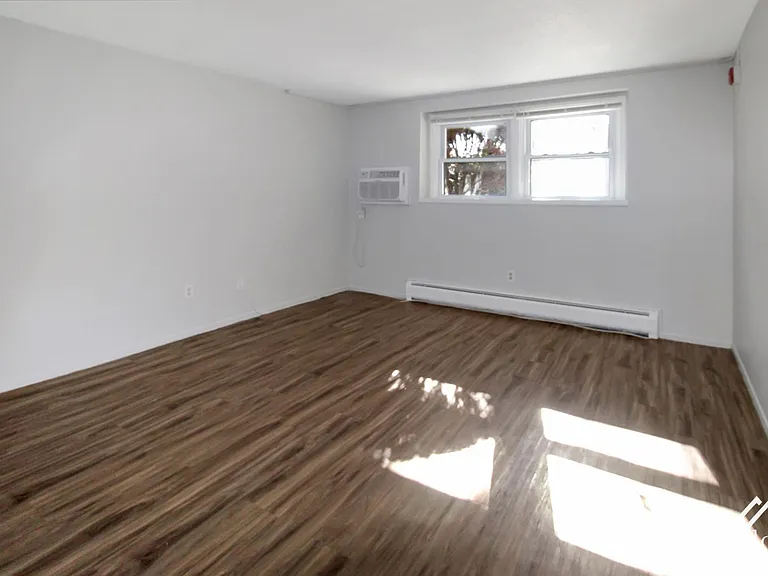 Prospect Street Apartments — Photo 34