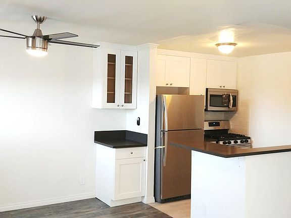 Kitchen & Dining Area