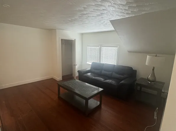 109 Park Dr Floor 2, Riverside, RI 02915