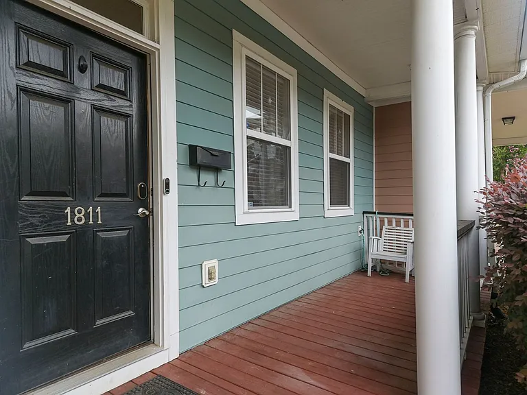 1811 Pulaski St — Photo 3