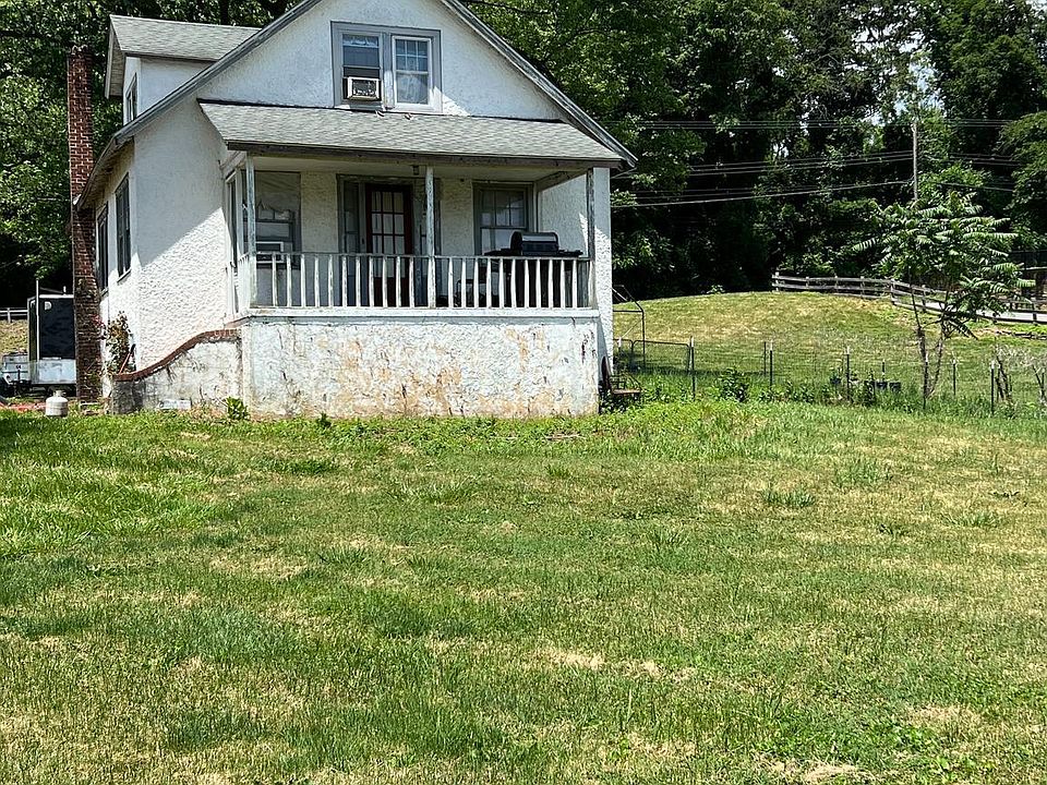 2nd image of 932 W Baltimore Pike W
