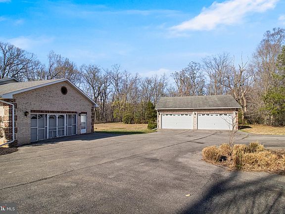 2nd image of 5620 Serenity Ln