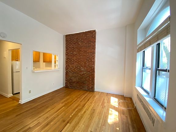 2nd image of 151 W 95th St APT 1A