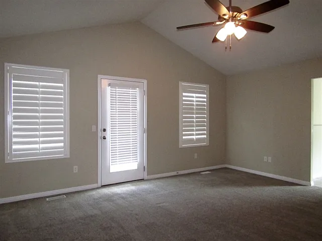 184 E Vista Way — Photo 7