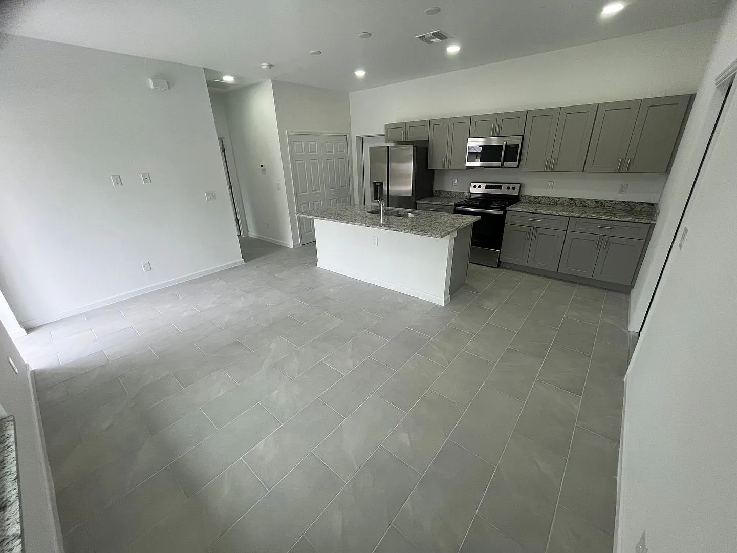 One Of A Kind! Brand New 1 Bedroom-1 Bath- 1 Car Garage In Desirable Lehigh Acres! — Photo 4