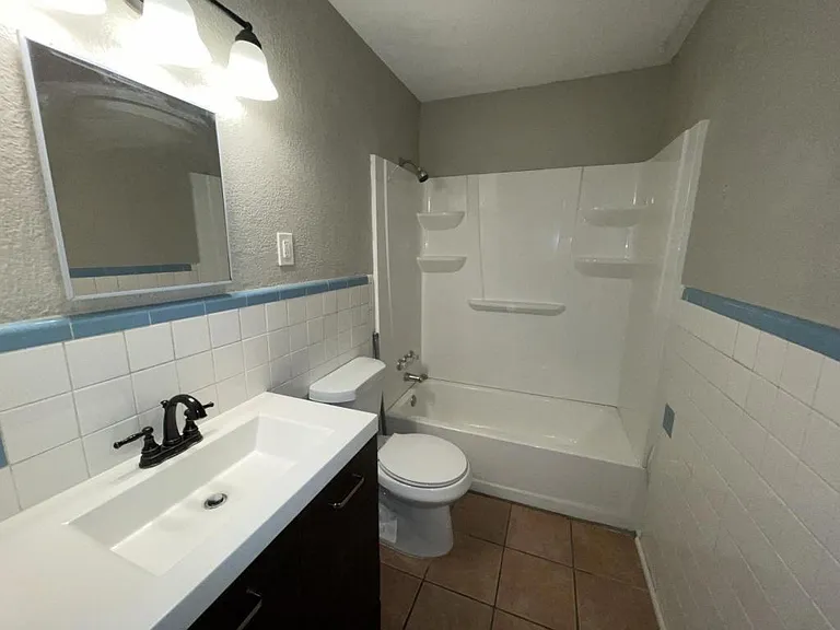 1005 S 19th St — Photo 35