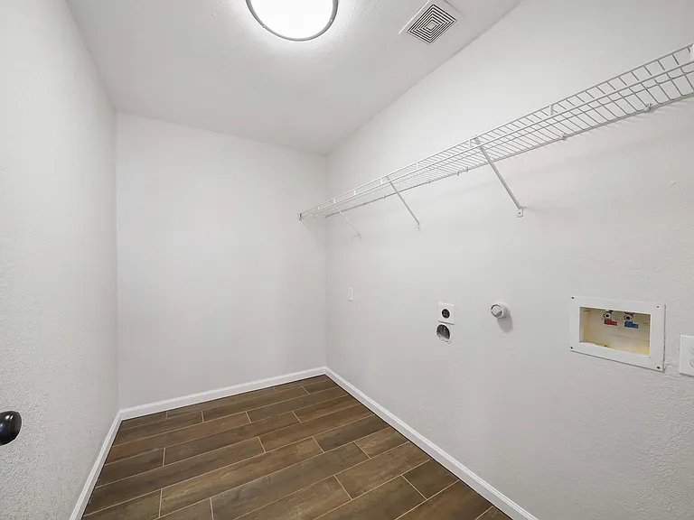 3301 Clover Hill Ln — Photo 19
