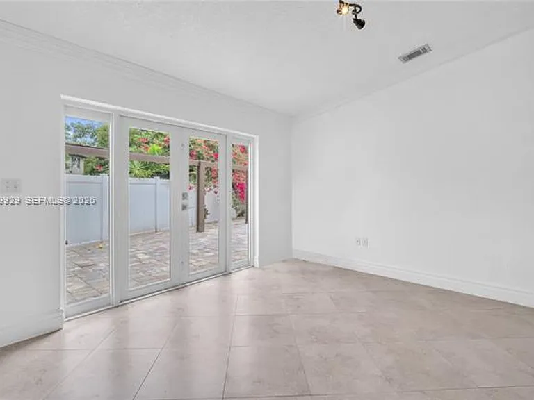 15715 SW 76th Ter — Photo 16