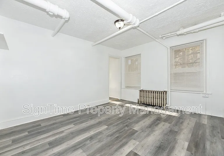 220 Summit Ave #BASEMENT — Photo 8