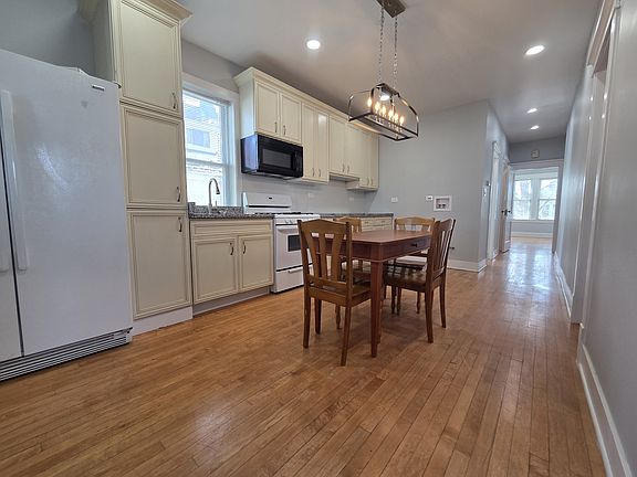5th image of 5434 W Drummond Pl APT 2