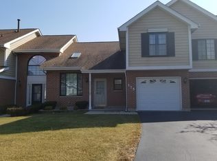 175 N Clare Ct, Wood Dale, IL 60191