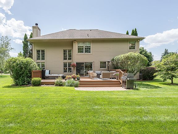 2nd image of 4259 Lake Forest Dr E
