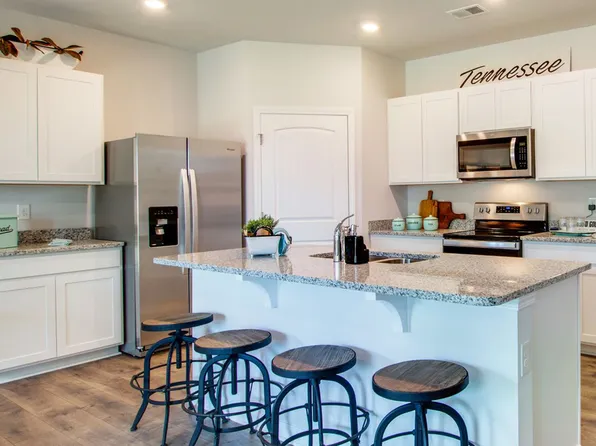 7986 Hickory Meadow Rd, Millington, TN 38053