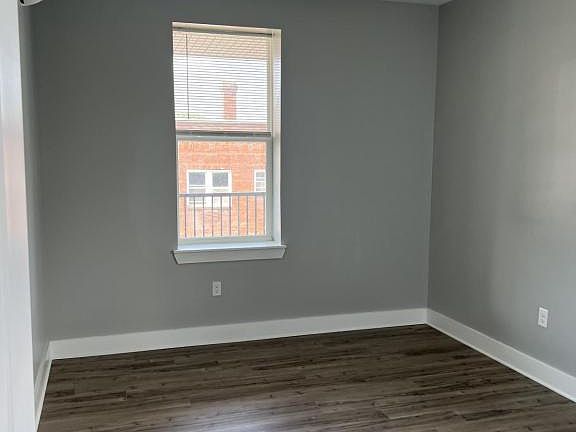 3rd image of 4632 Centre Ave APT 3