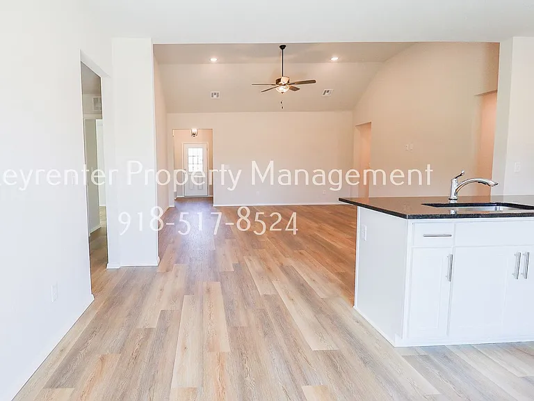 3109 S Redwood Pl — Photo 5