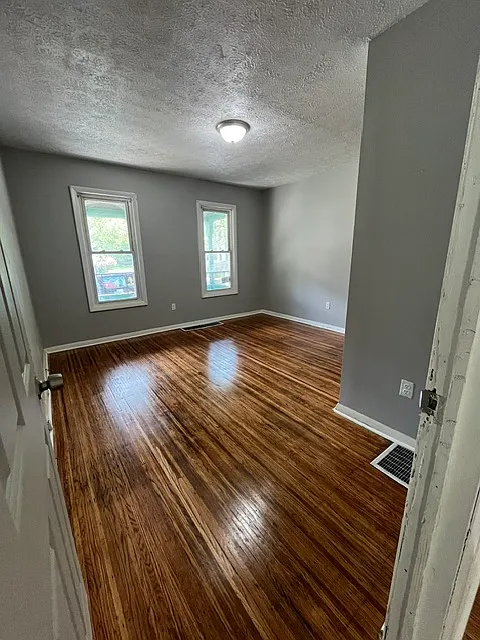 56 Cady St - Dn — Photo 3