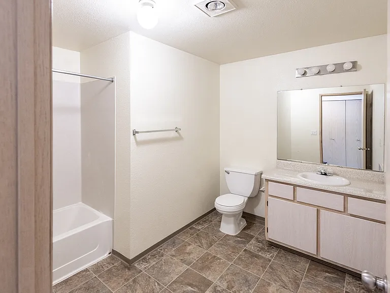Black Lake Apartments — Photo 25
